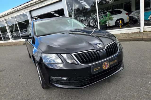 Škoda Octavia (2017) thumbnail 5