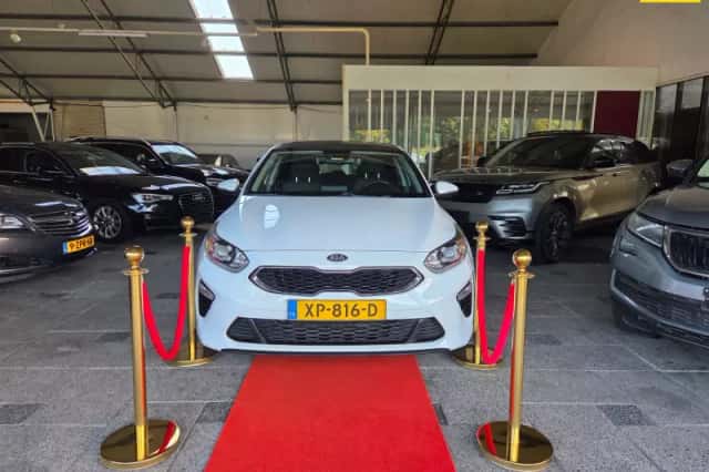 Kia Ceed (2019) thumbnail 1