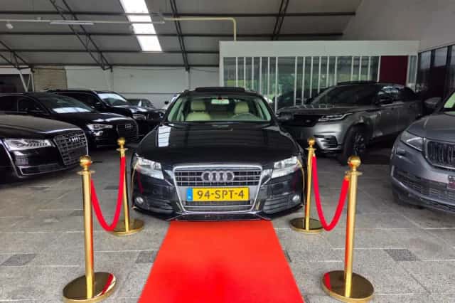 Audi A4 (2011) thumbnail 1