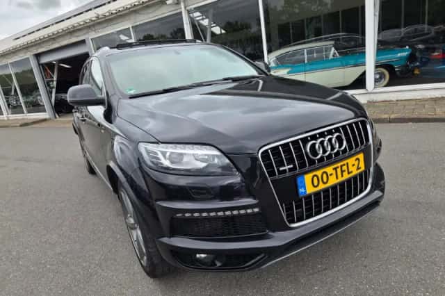 Audi Q7 (2011) thumbnail 5