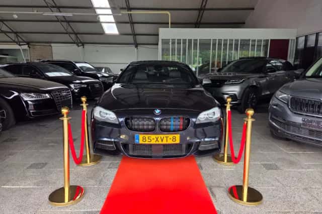 BMW 5-Serie (2012) thumbnail 1