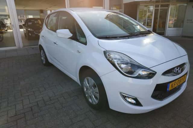 Hyundai ix20 (2011) thumbnail 3