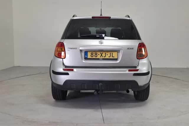 Suzuki SX4 (2007) thumbnail 4