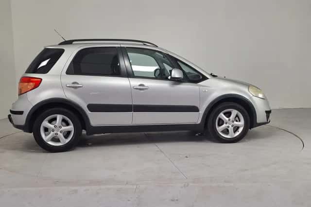 Suzuki SX4 (2007) thumbnail 5