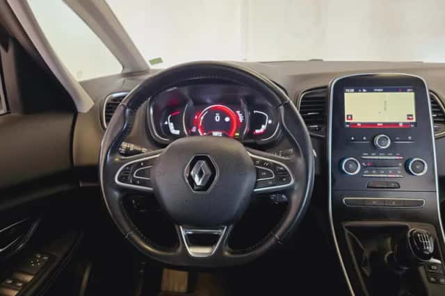 Renault Grand Scénic (2017) thumbnail 3