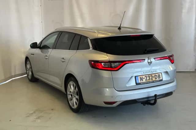 Renault Mégane (2018) thumbnail 2