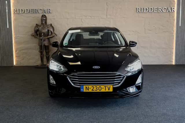 Ford Focus (2022) thumbnail 2
