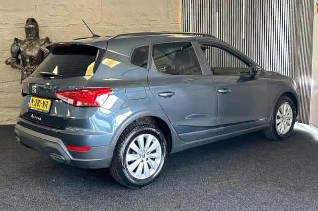 SEAT Arona (2022) thumbnail 2