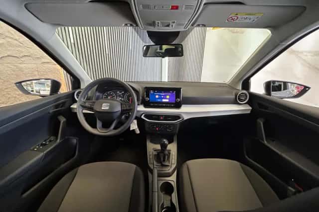 SEAT Arona (2022) thumbnail 3