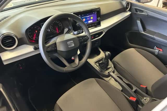 SEAT Arona (2022) thumbnail 4