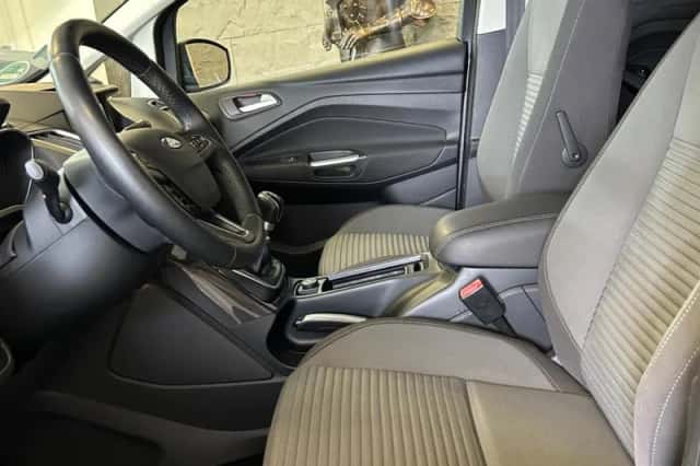 Ford C-Max (2016) thumbnail 6