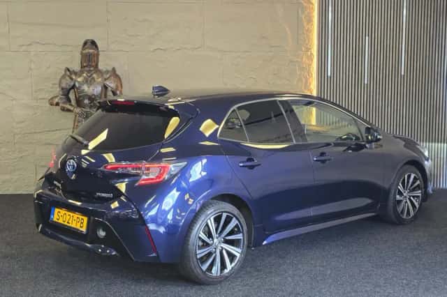 Toyota Corolla (2023) thumbnail 4