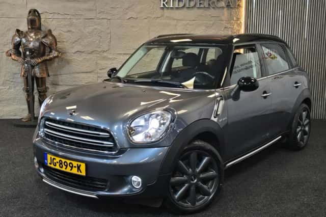 MINI Countryman (2016) thumbnail 1