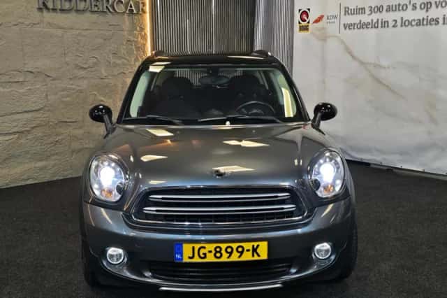 MINI Countryman (2016) thumbnail 5
