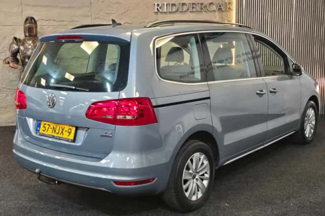 Volkswagen Sharan (2010) thumbnail 2