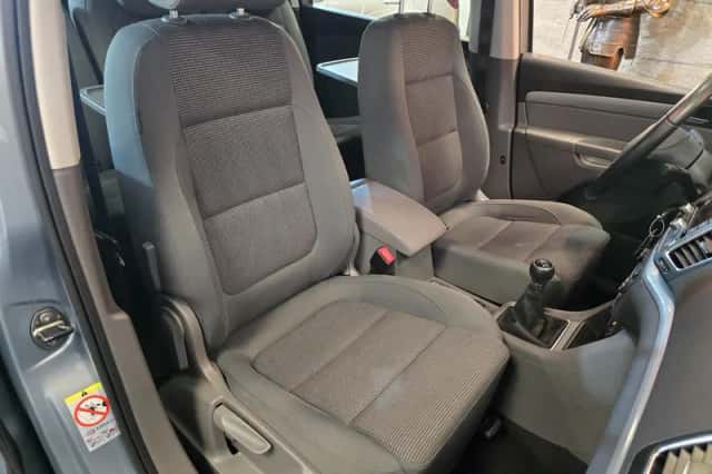 Volkswagen Sharan (2010) thumbnail 4