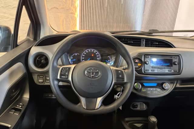 Toyota Yaris (2019) thumbnail 3