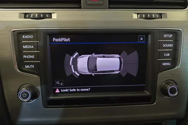 Volkswagen Golf (2017) thumbnail 4