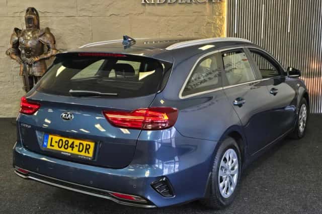 Kia Ceed Sportswagon (2019) thumbnail 2