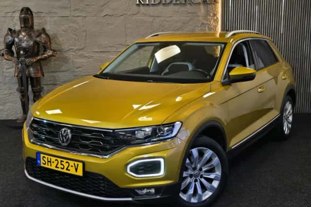 Volkswagen T-Roc (2018) thumbnail 1