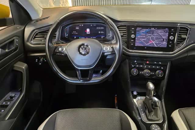 Volkswagen T-Roc (2018) thumbnail 3