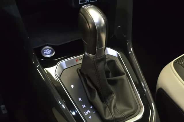 Volkswagen T-Roc (2018) thumbnail 4