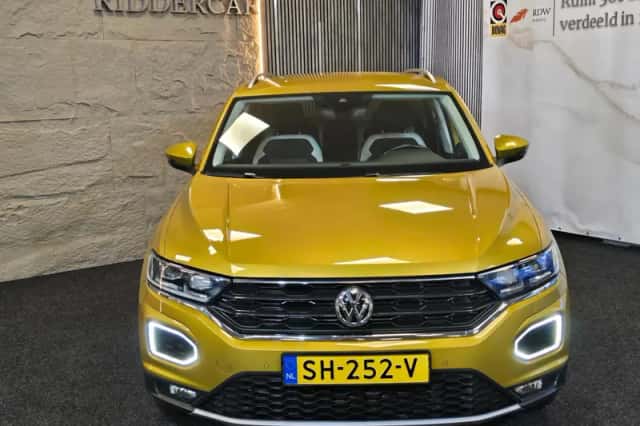 Volkswagen T-Roc (2018) thumbnail 6