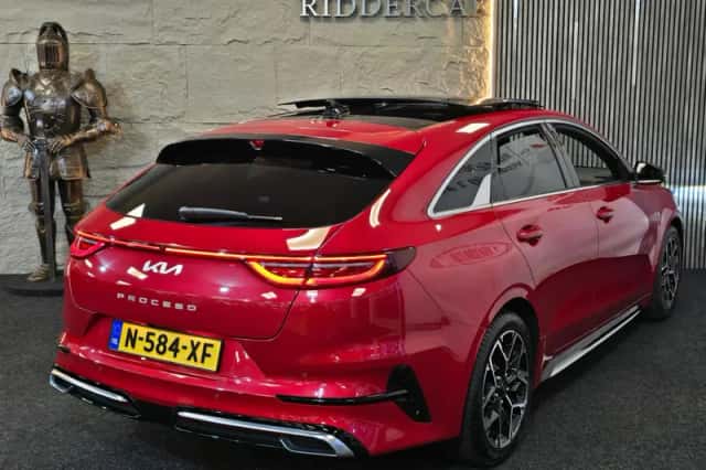 Kia Proceed (2022) thumbnail 2