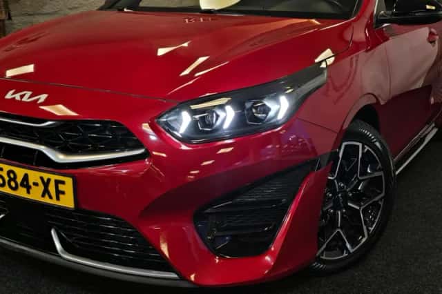 Kia Proceed (2022) thumbnail 5