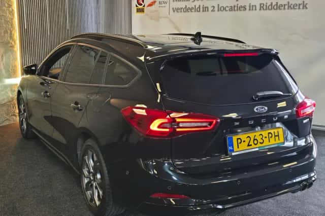 Ford Focus (2022) thumbnail 2
