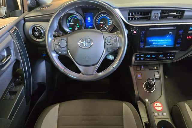 Toyota Auris (2019) thumbnail 3