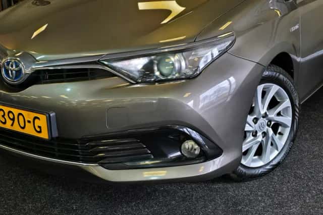 Toyota Auris (2019) thumbnail 5