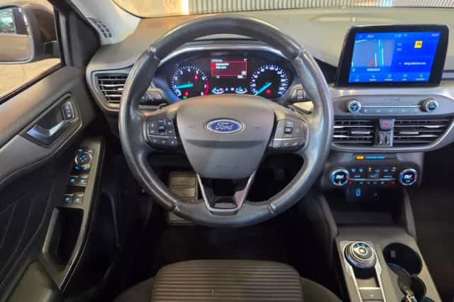 Ford Focus (2019) thumbnail 3
