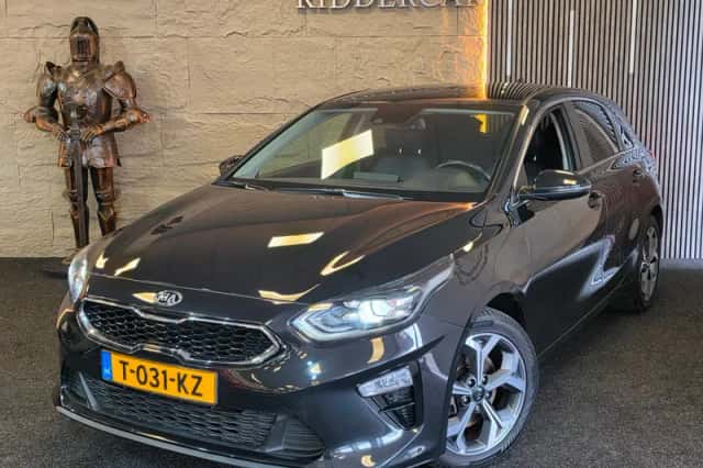 Kia Ceed (2021) thumbnail 1
