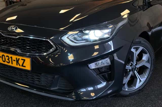 Kia Ceed (2021) thumbnail 5