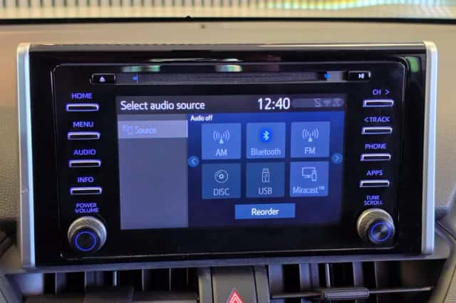 Toyota RAV4 (2021) thumbnail 6