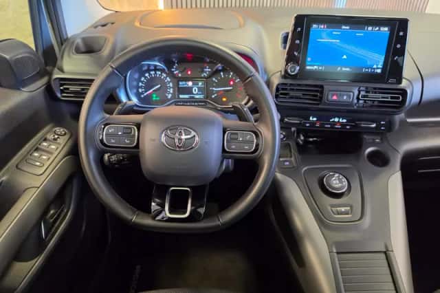 Toyota ProAce City Verso (2021) thumbnail 3