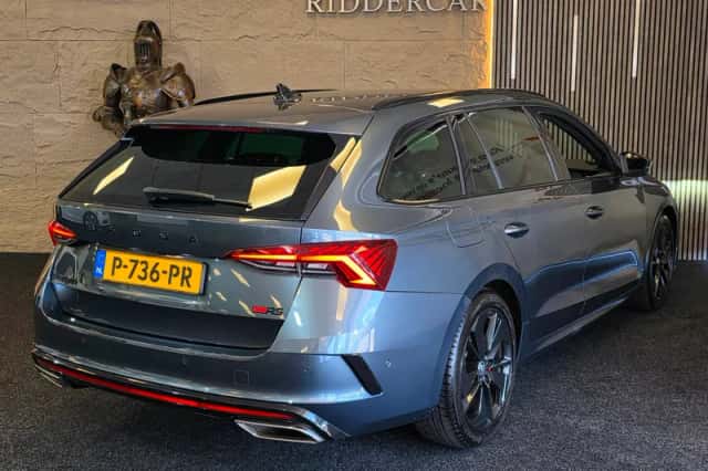 Škoda Octavia (2021) thumbnail 2