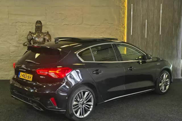 Ford Focus (2020) thumbnail 2