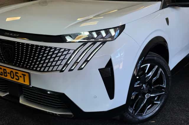 Peugeot 5008 (2025) thumbnail 5