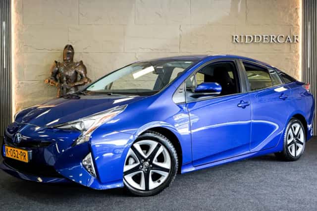 Toyota Prius (2018) thumbnail 1