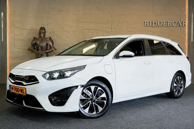 Kia Ceed (2022) thumbnail 1