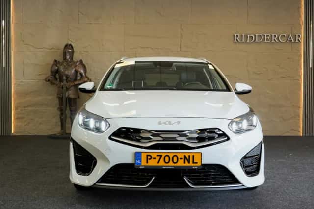 Kia Ceed (2022) thumbnail 2