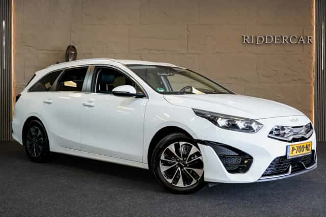 Kia Ceed (2022) thumbnail 3