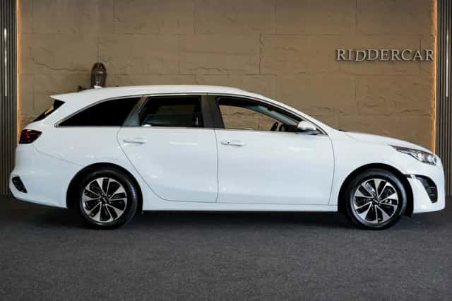 Kia Ceed (2022) thumbnail 4