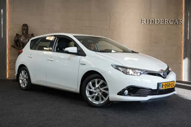 Toyota Auris (2018) thumbnail 3
