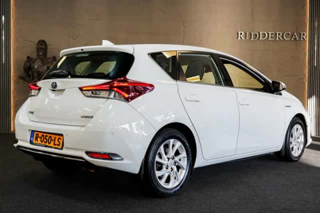 Toyota Auris (2018) thumbnail 5