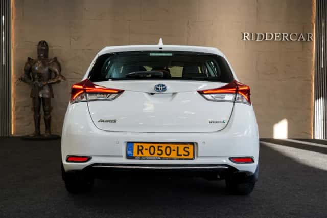 Toyota Auris (2018) thumbnail 6