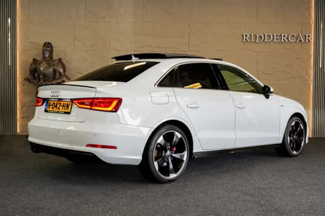 Audi A3 (2015) thumbnail 5