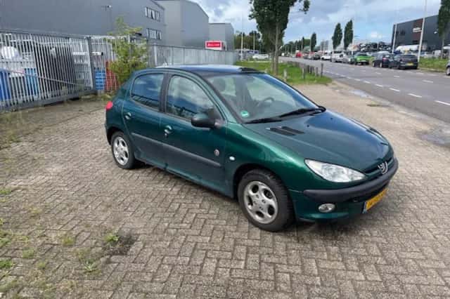 Peugeot 206 (2000) thumbnail 2